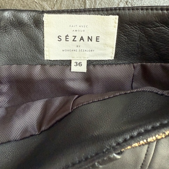 Sezane leather Black and Gold Mini Skirt size 36 FR - Picture 7 of 9